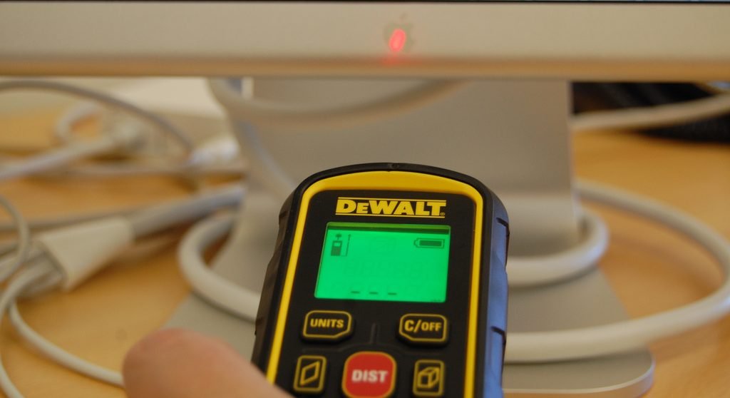 measure distance with a laser tape measure