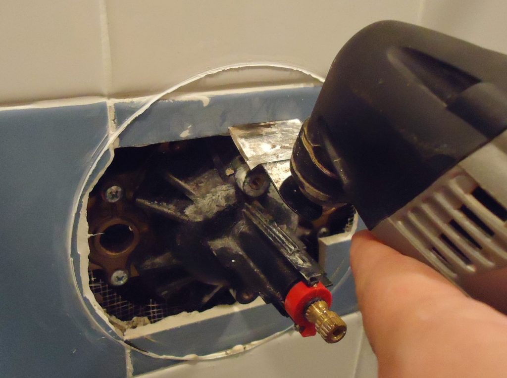 Oscillating Multi Tool for grouting